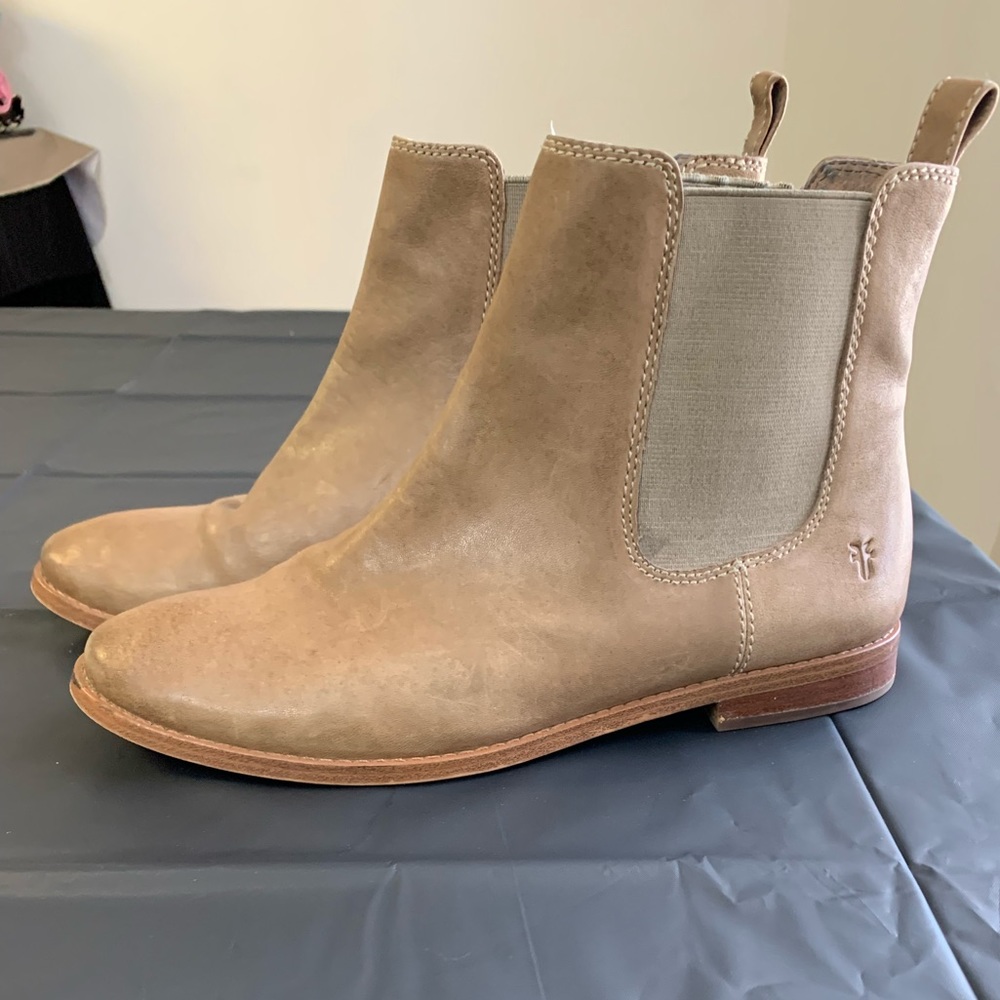 Frye Leather 7.5 Chelsea boots